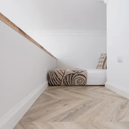 Old Town - Modern - 7 Gertrudy Street