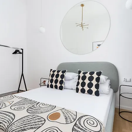 Old Town - Modern - 7 Gertrudy Street